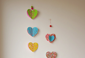 DIY Heart Paper Garland