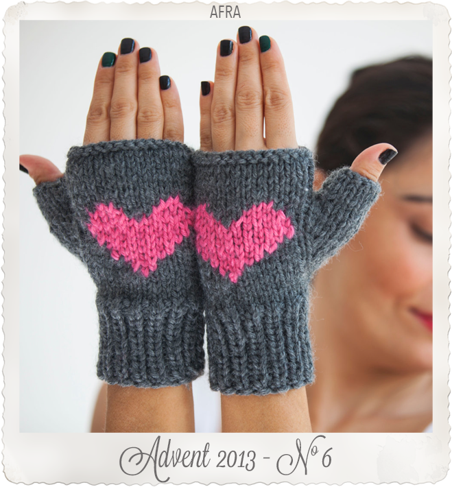 Mittens with hearts from Afra etsy store